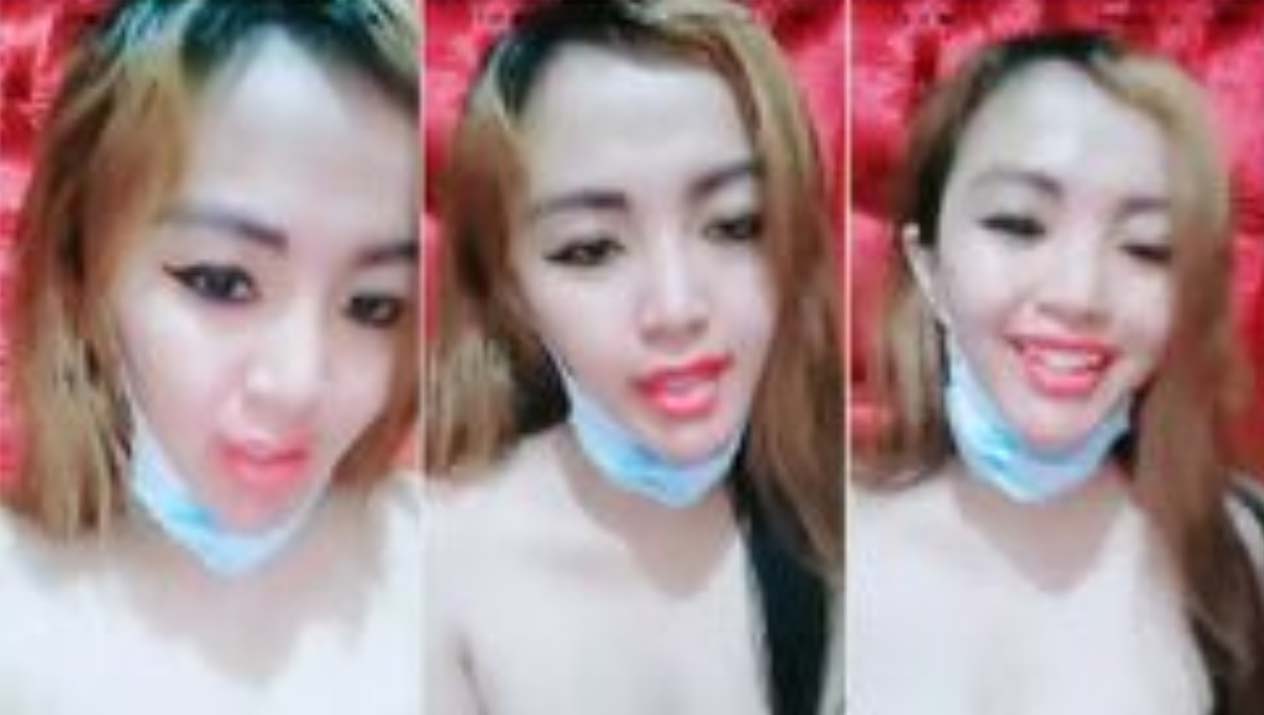 Bokep Live – Miss Dede Pamer Toket Depan Kamera