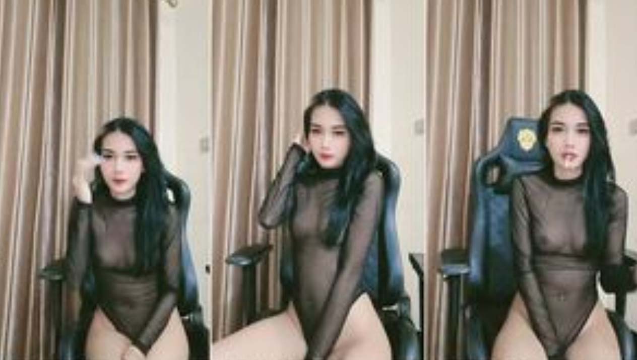 Bokep Live Mango – Kostum Jaring Miss Anna Sengaja Pamer Uting
