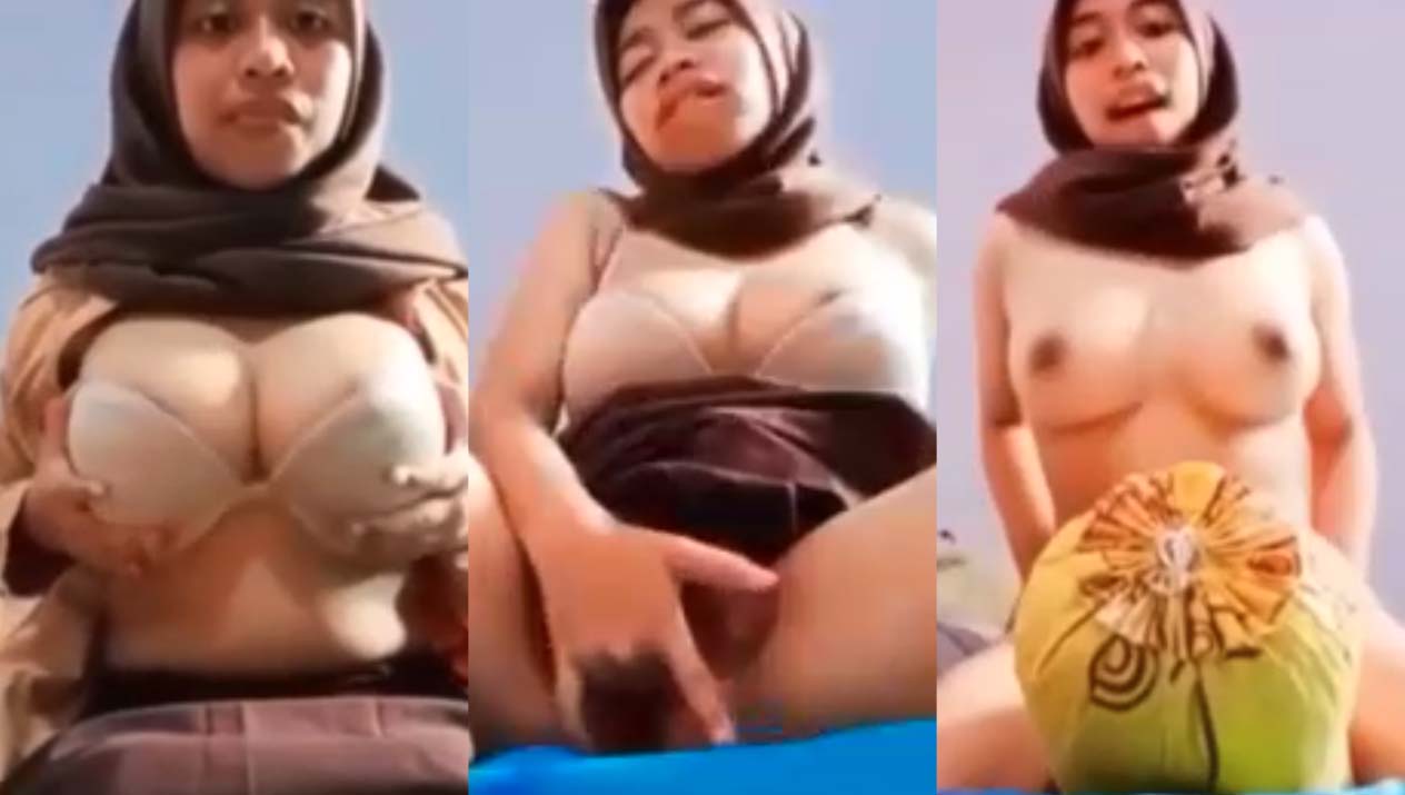Bokep Jilbab – Juwita Remaja Pramuka Kobel Memeknya Becek